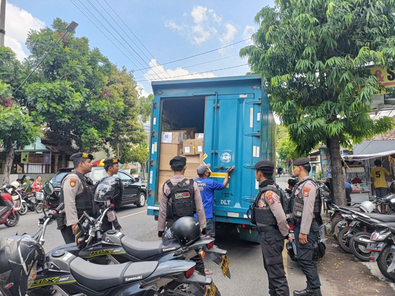 Polres Kediri Kota Siagakan Personel 24 Jam di Gudang Logistik KPU