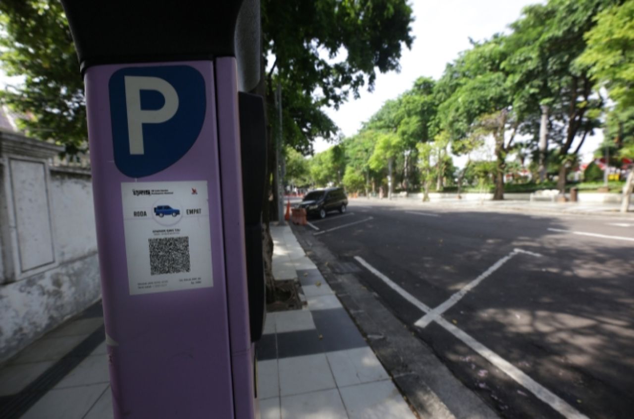 Lima Ruas Jalan di Surabaya Dijadikan Pilot Project Pembayaran Parkir Menggunakan QRIS