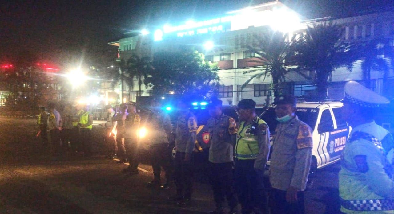 Siaga, Kepolisian Rayon 1 Polrestabes Surabaya Patroli hingga Subuh