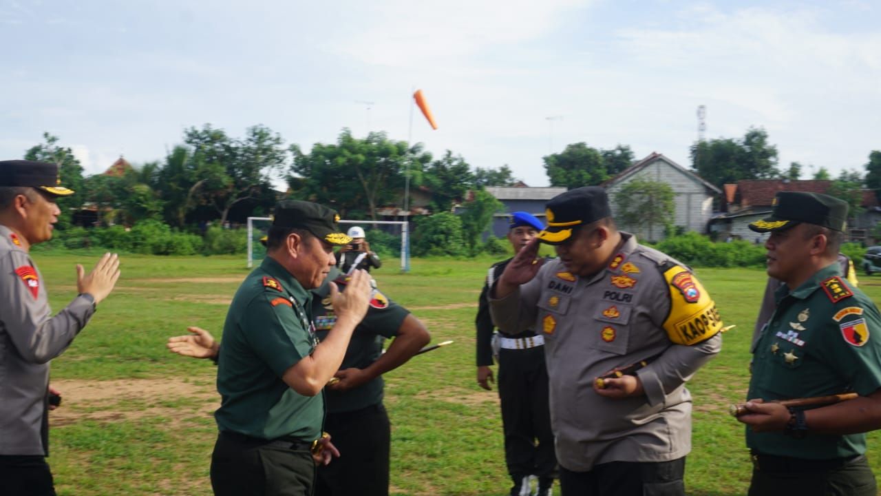 Kapolda Jatim Bersama Pangdam V Brawijaya Kunjungi Polres Pamekasan, Ada Apa?