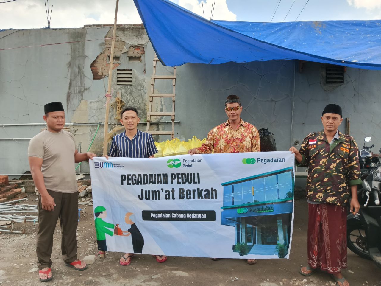 Peduli Sosial Pegadaian Kanwil XII Surabaya Berbagi Jum'at Berkah