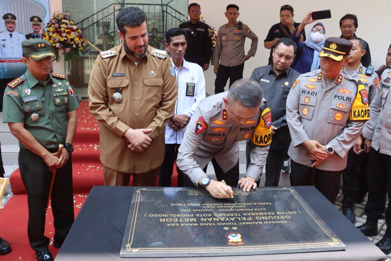 Gedung Meteor dan Polsubsektor Kedopok Polres Probolinggo Kota Diresmikan