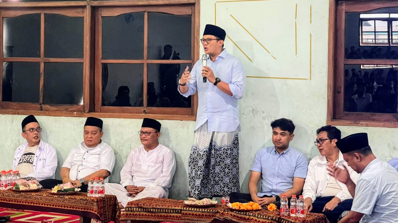 Minta Restu dan Dukungan pada Pemilu 2024 Ali Affandi Sowan Ke Kiai Kampung