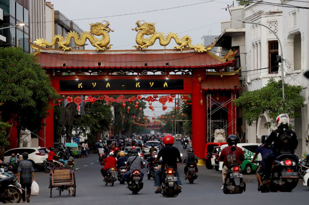 Perkuat Nuansa Chinatown, Sejumlah Papan Bahasa Mandarin Terpasang di Kya-Kya Kembang Jepun