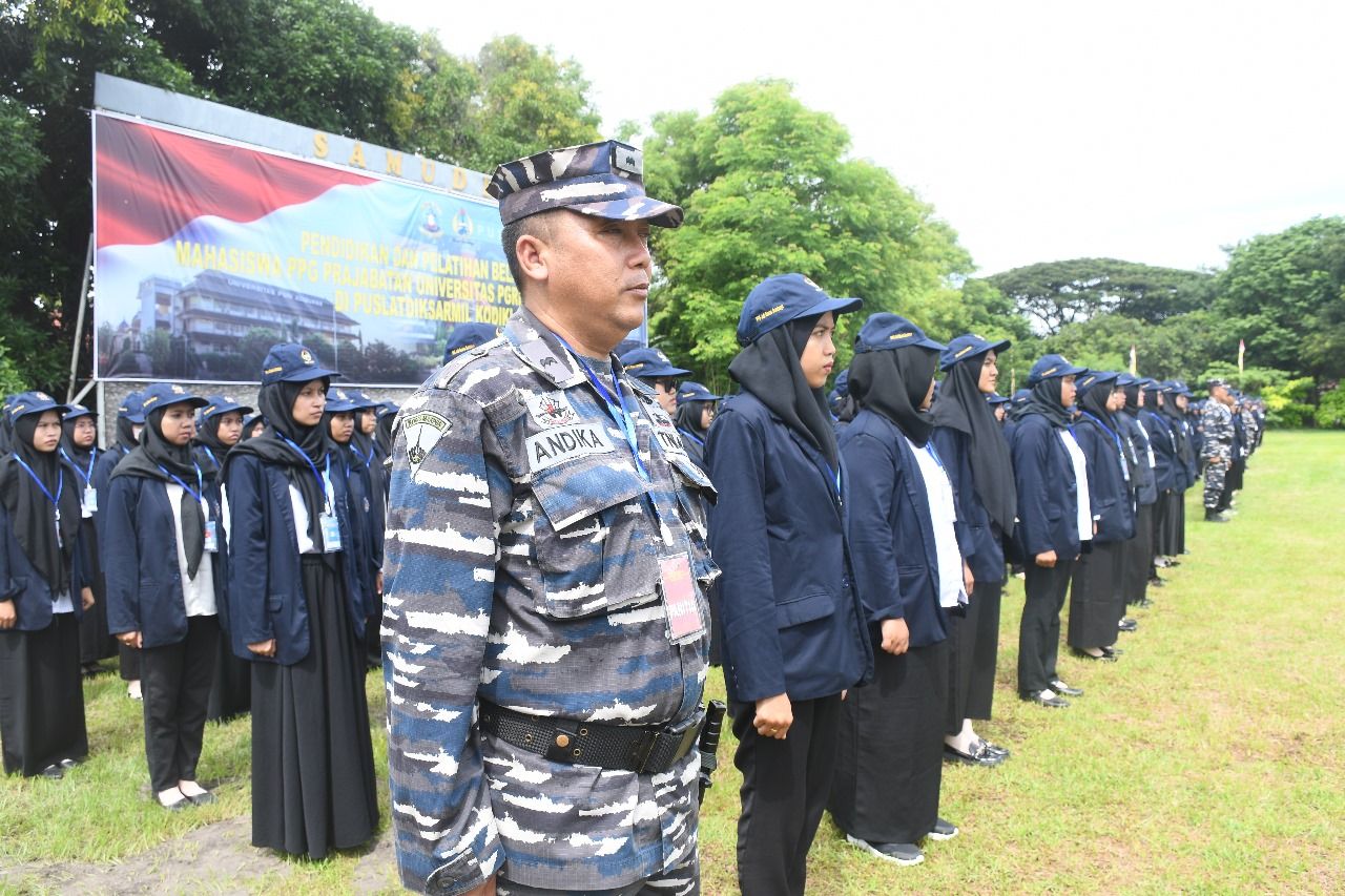 472 Mahasiswa Universitas PGRI Adi Buana Mengikuti Pelatihan Bela Negara