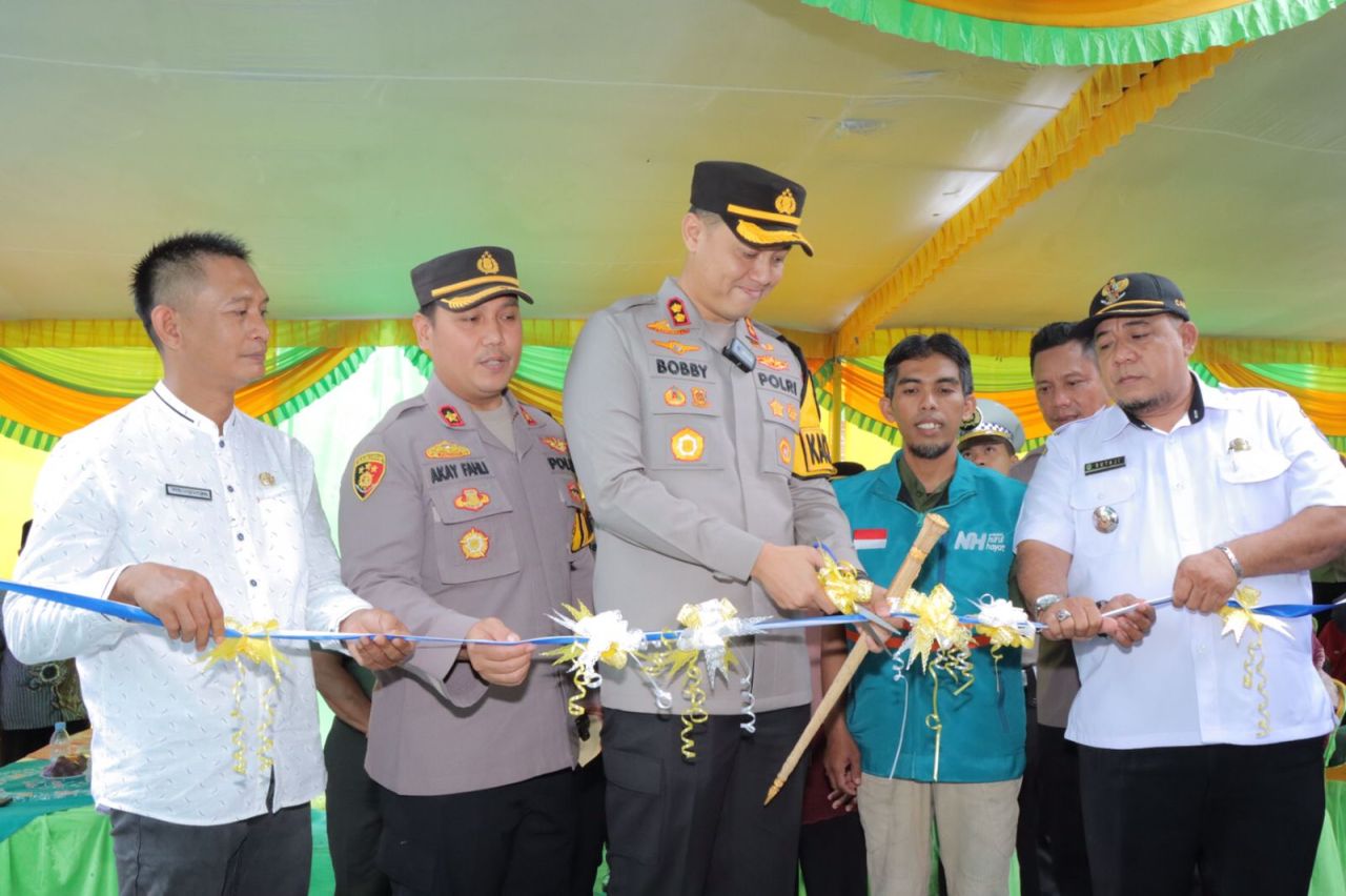 Warga Desa Latek Lamongan Dapat Bantuan Bedah Rumah