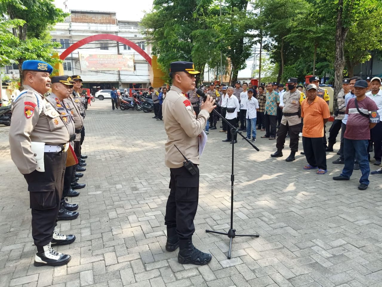 Amankan TPS, Polsek Simokerto Terjunkan Puluhan Anggota dan Lima Perwira Pengendali