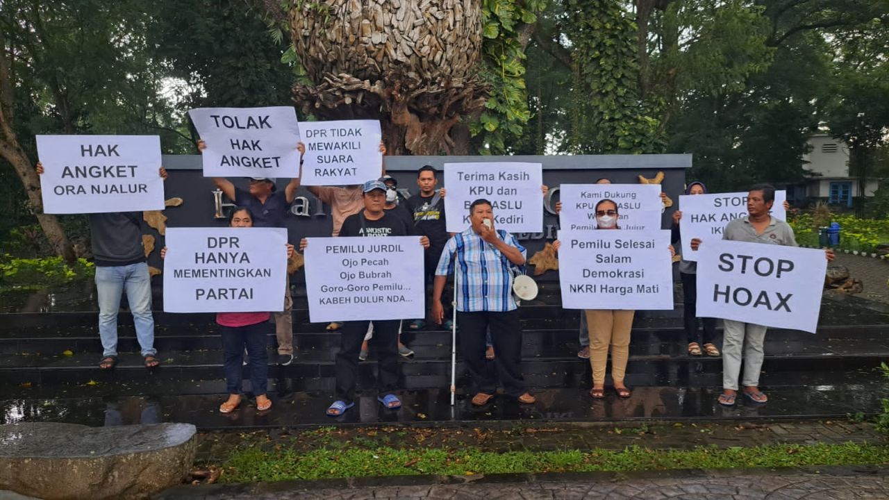 Tolak Wacana Hak Angket, Ormas Cinta Tanah Air Kota Kediri Gelar Aksi Damai di Taman Joyoboyo