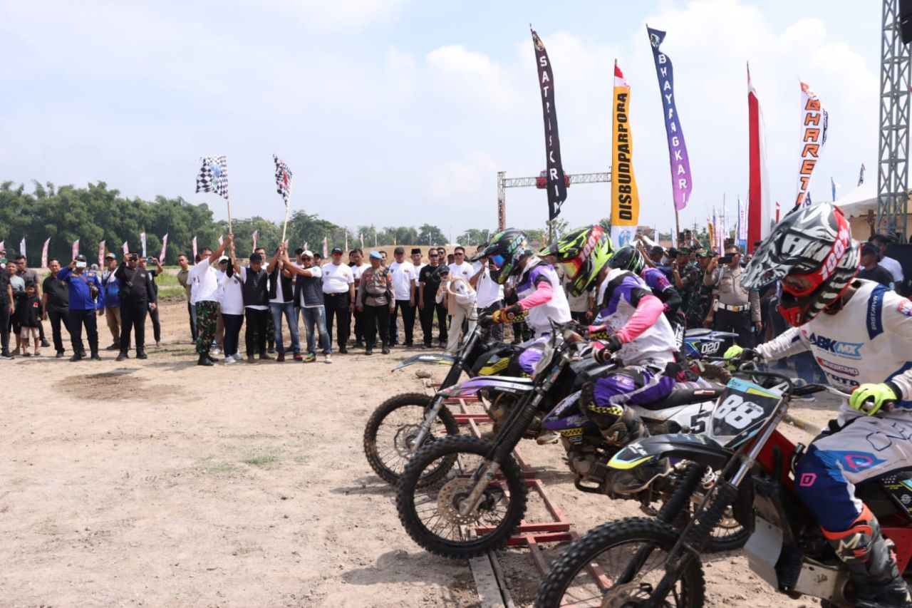 Polres Ponorogo Gelar Grasstrack dan Motorcross Kapolres Cup 2024