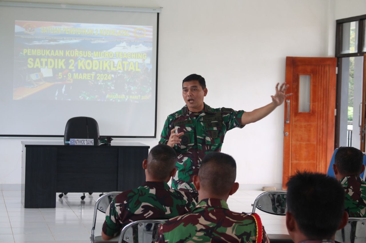 Tingkatkan Kualitas Gadik, Satdik 2 Kodiklatal Makassar Menggelar Kursus Micro Teaching