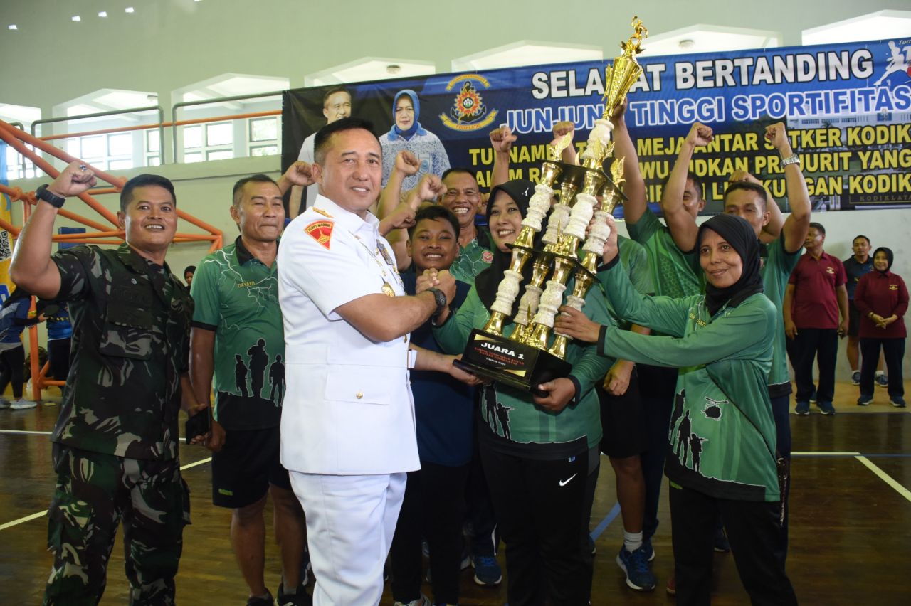 Pusdik Banpurmar Tampil Sebagai Jawara Tenis Meja Antar Satker Kodiklatal