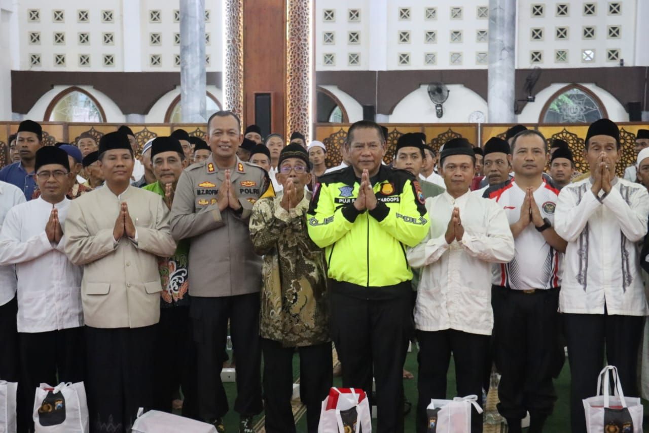 Sambut Ramadhan, Polda Jatim Bantu Ratusan Marbot se Kabupaten Lumajang