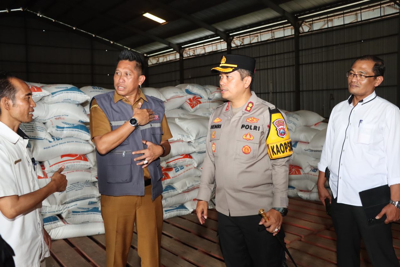 Sambut Ramadhan, Kapolres Sumenep Cek Gudang Bulog