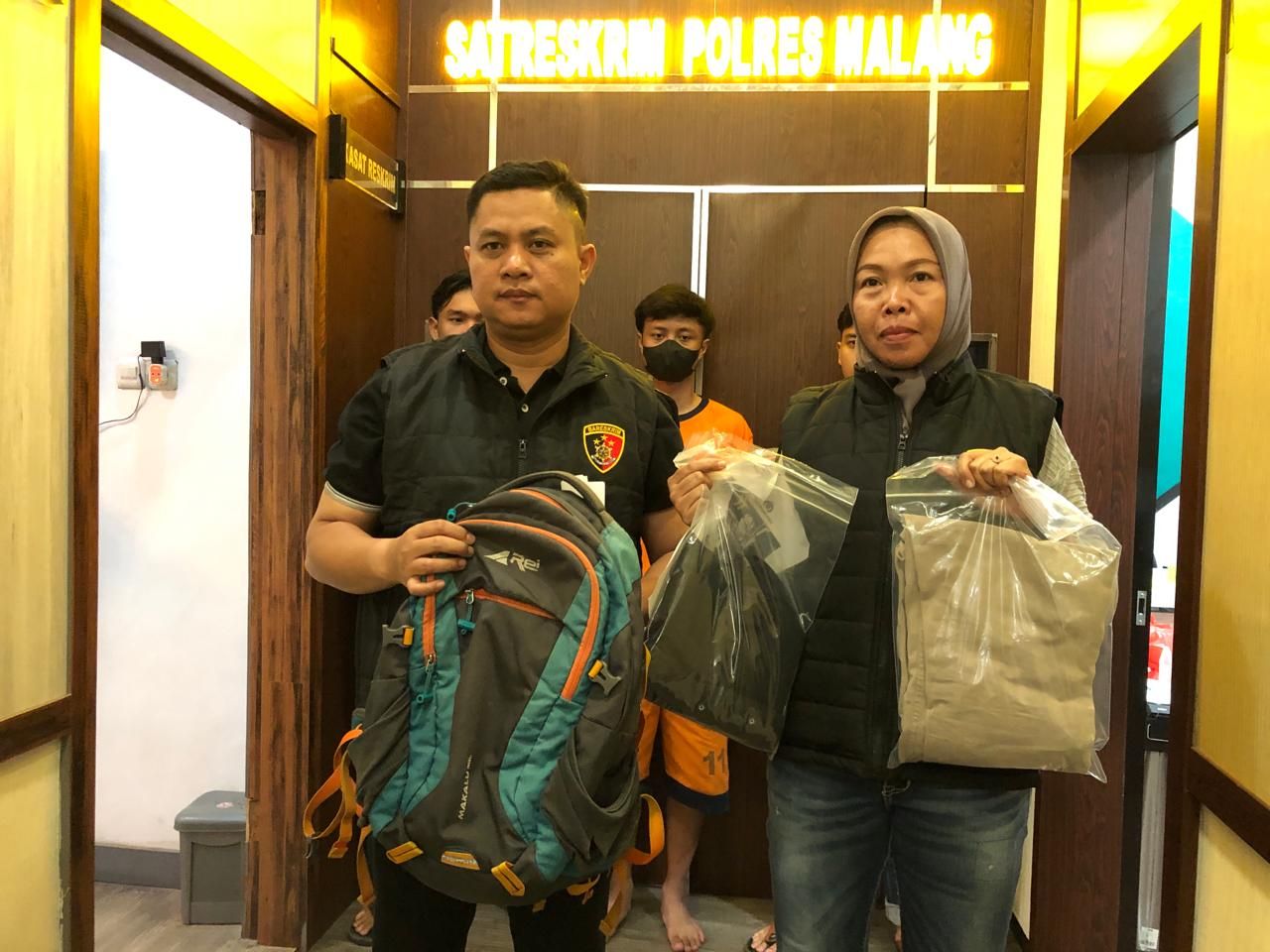 Terduga Pelaku Begal Payudara Digelandang Polisi