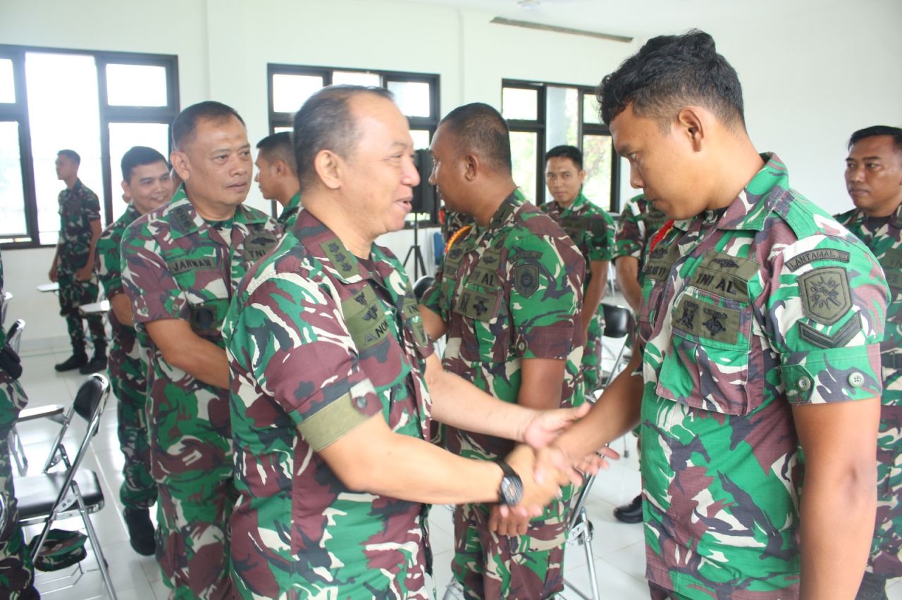 Kursus Micro Teaching Satdik 2 Kodiklatal Makassar Resmi Ditutup