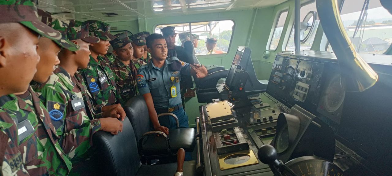 556 Dikmata TNI AL Angkatan 43 Lattek Renang Laut dan Berlayar