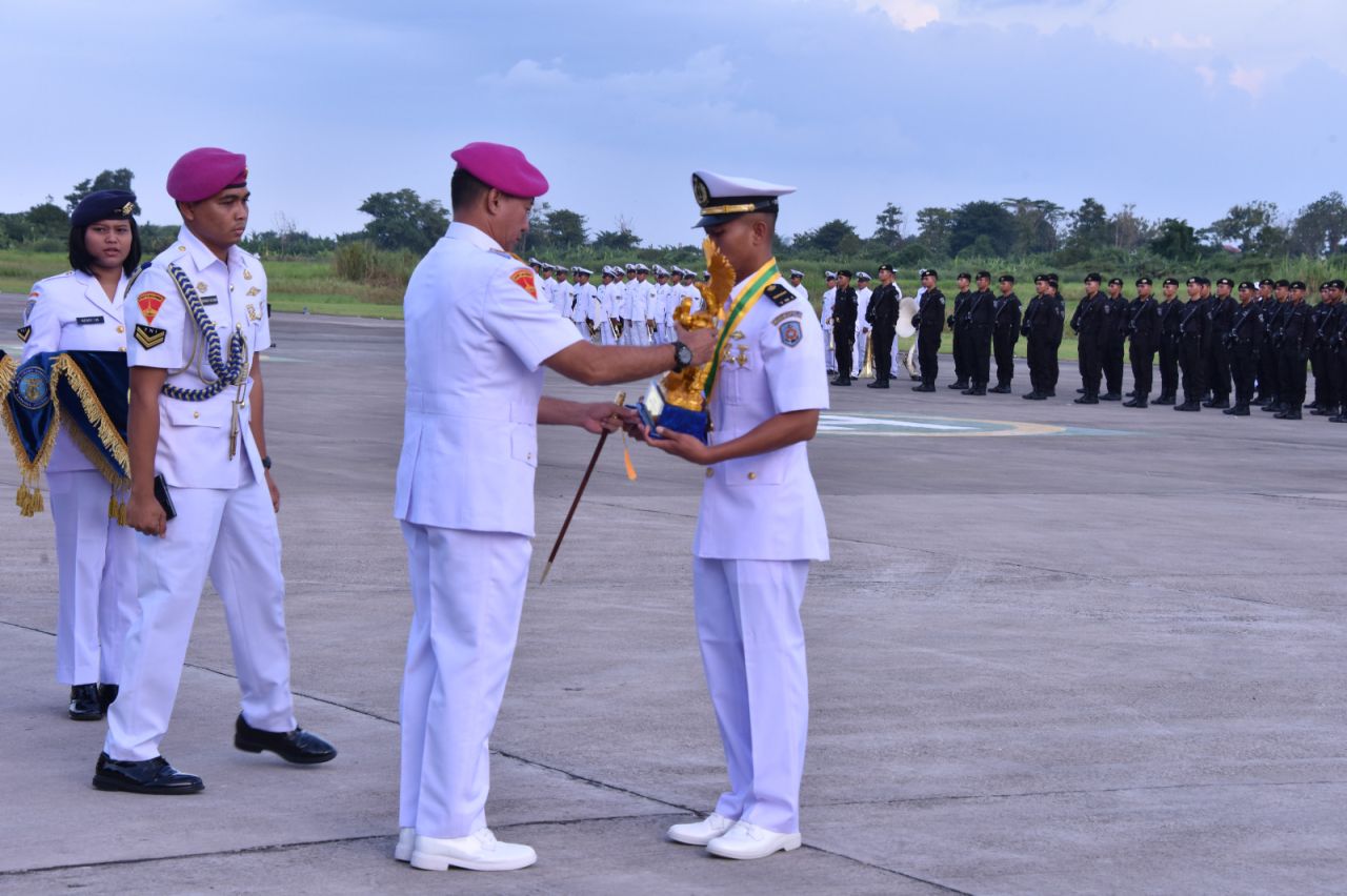 Brevet Penerbang Siswa Dikpabang TNI AL, Ini Pesan Letjen TNI Marinir Nur Alamsyah