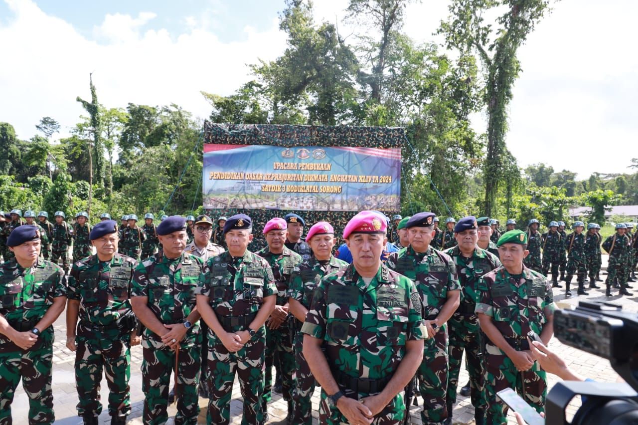 Letjen TNI Marinir Nur Alamsyah Buka Pendidikan Tamtama TNI AL di Tanah Papua