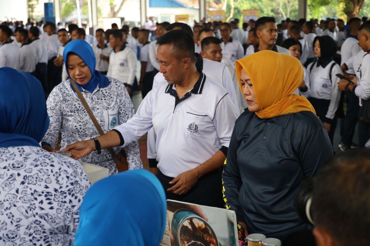 Menjelang Lebaran, Dankodiklatal Gelar Bazar Murah