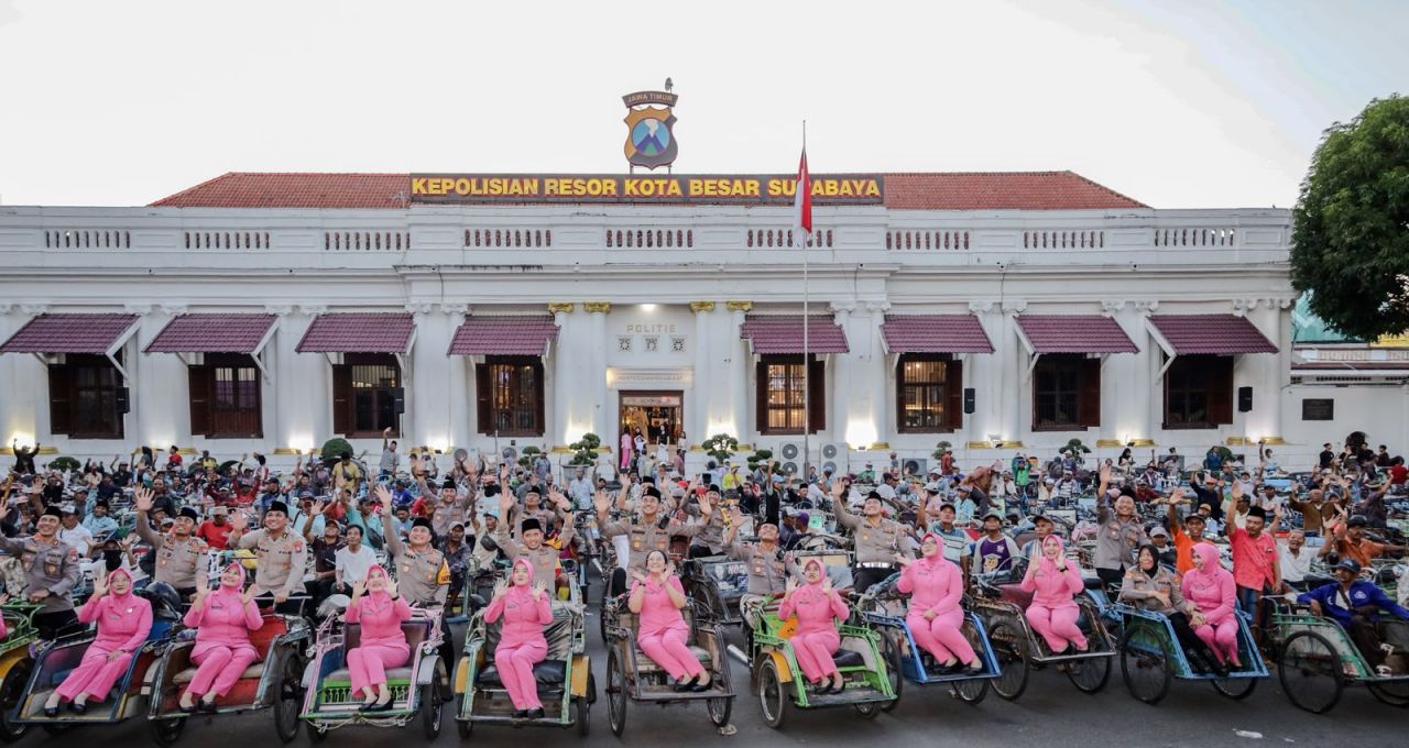 Ramadan 1445 H, Kapolrestabes Surabaya Buka Bersama Ratusan Abang Becak