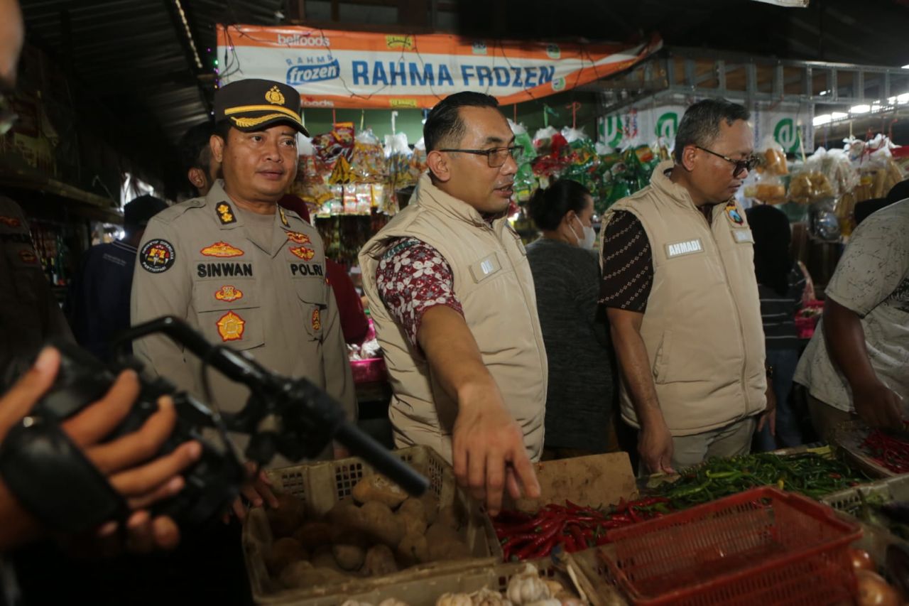 Pastikan Harga Bapokting Stabil, Satgas Pangan Polda Jatim Terjun ke Sejumlah Pasar