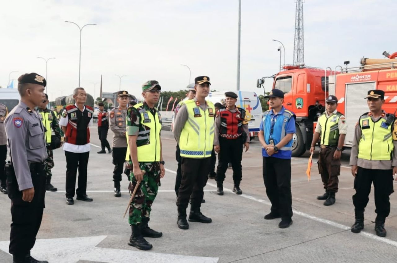 Sinergitas TNI Polri Masifkan Patroli Operasi Ketupat Semeru 2024