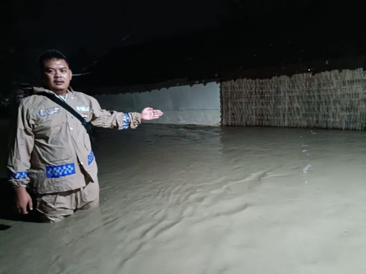 Antisipasi Luapan Sungai Jurang Dandang, Kapolres Nganjuk Terjunkan Bhababinkamtibmas