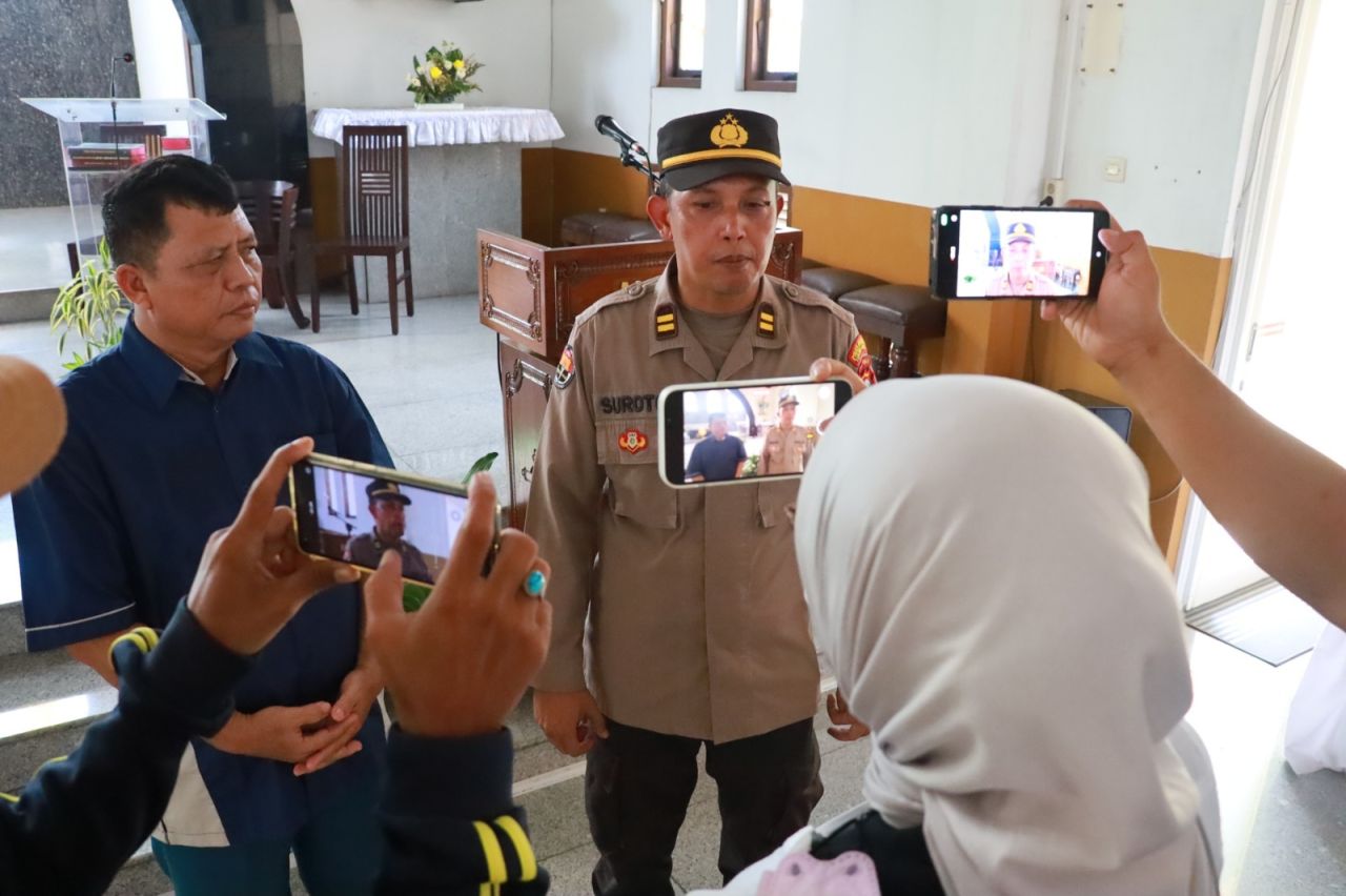 Polres Pelabuhan Tanjung Perak Sterilisasi Gereja