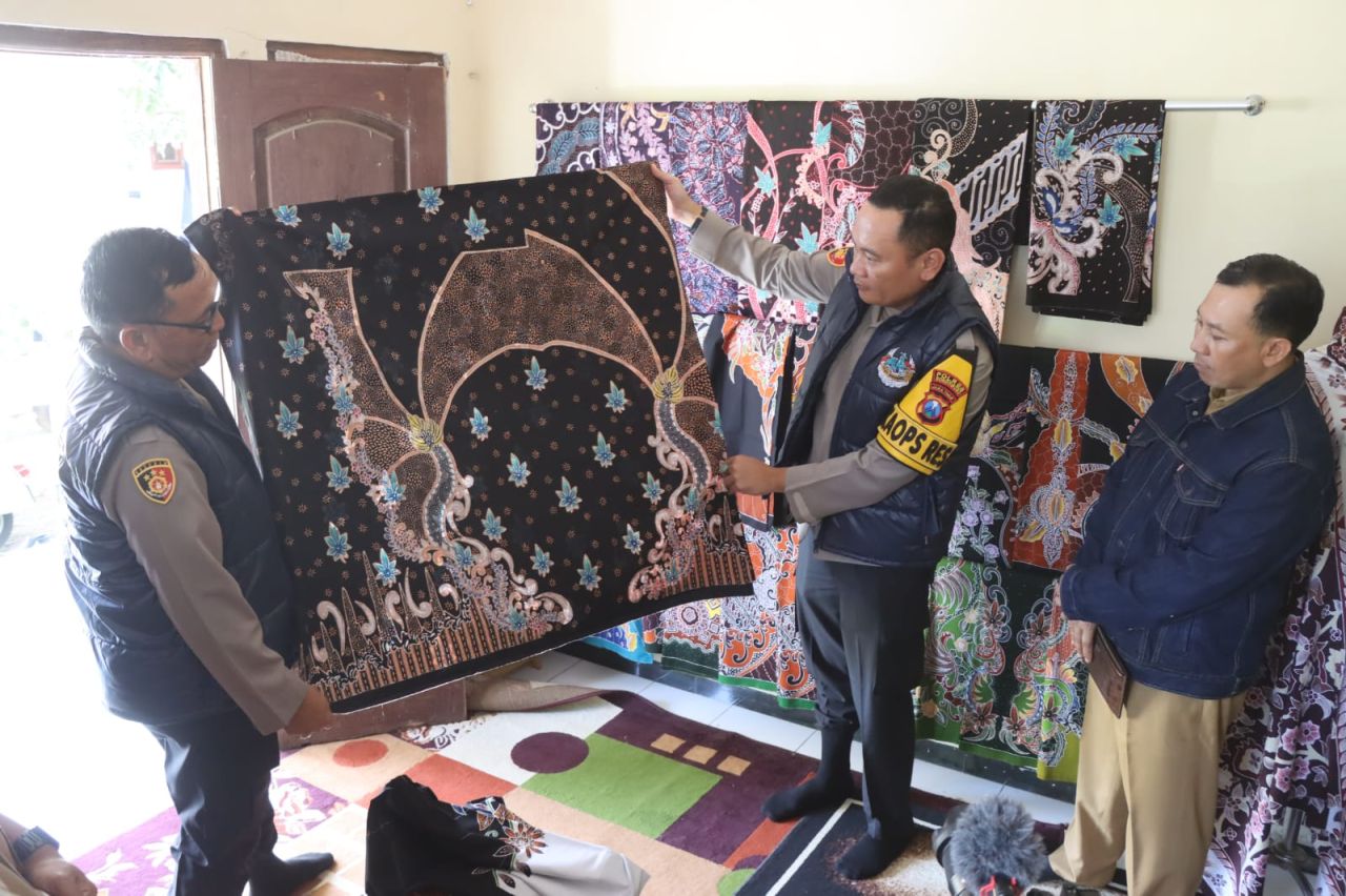 Pelaku UMKM di Sektor Industri Kerajinan Tangan Dapat Motivasi