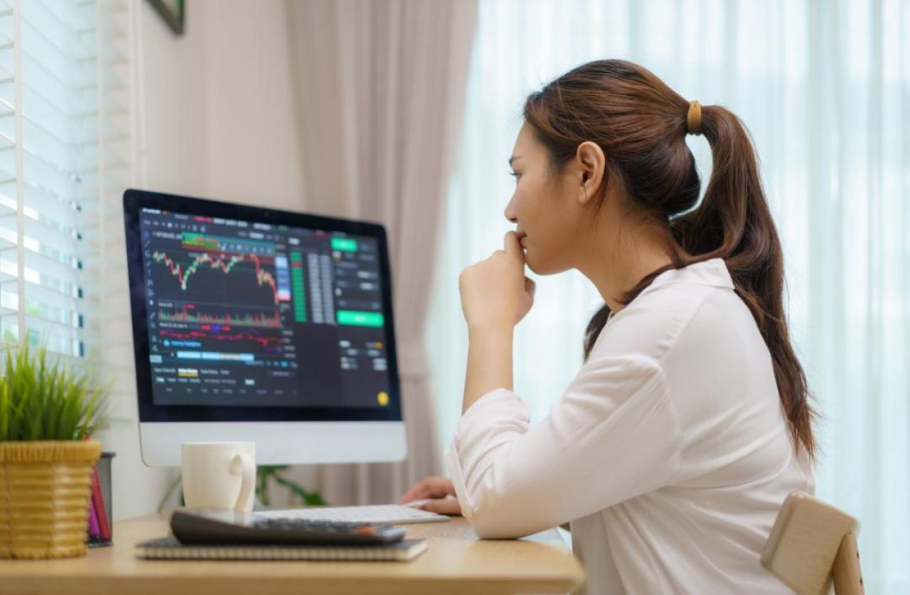 Berikut Alasan Krusial Perempuan Harus Menguasai AI Generatif