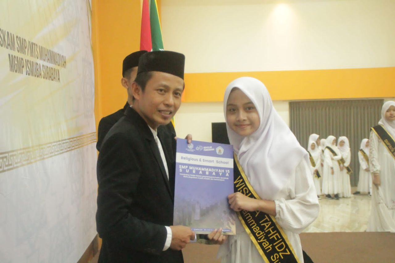 SMP Muhammadiyah 15 Boarding School Surabaya kirim Wisuda Tahfidz Paling Banyak