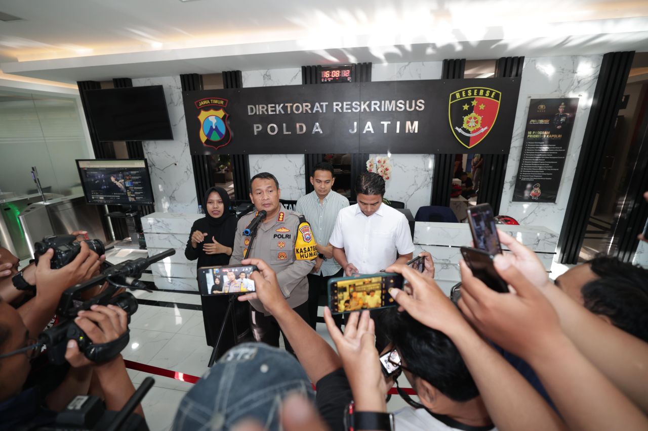 Polda Jatim saat memberikan keterangan