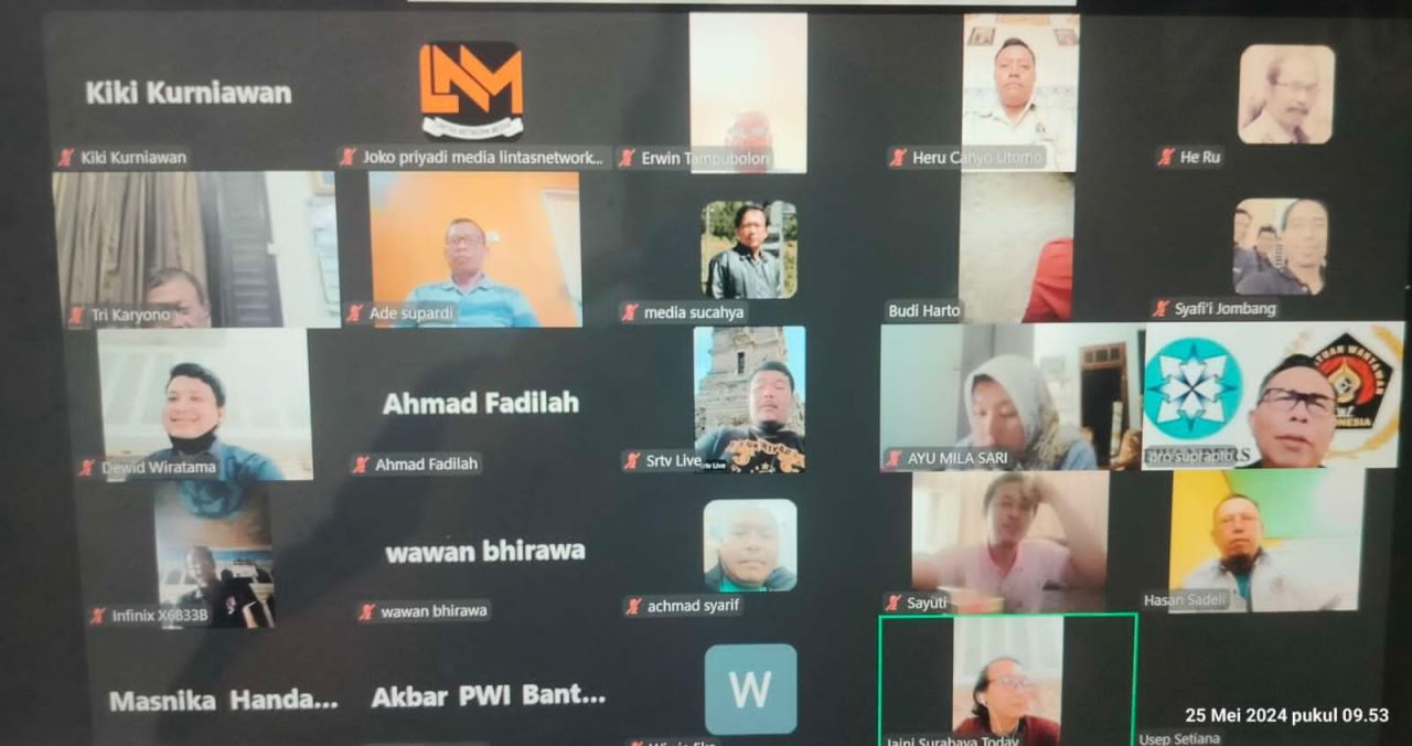 Puluhan Wartawan Jatim dan Banten Ikuti Pelatihan Pra UKW via Zoom Meeting 