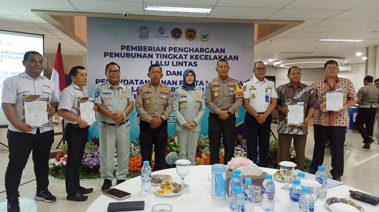 Dirlantas Polda Jatim bersama pihak terkait
