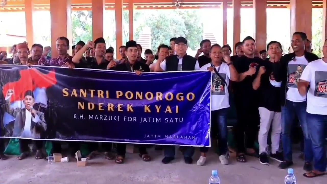 Dukungan santri Ponorogo untuk Kiai H Marzuki Mustamar
