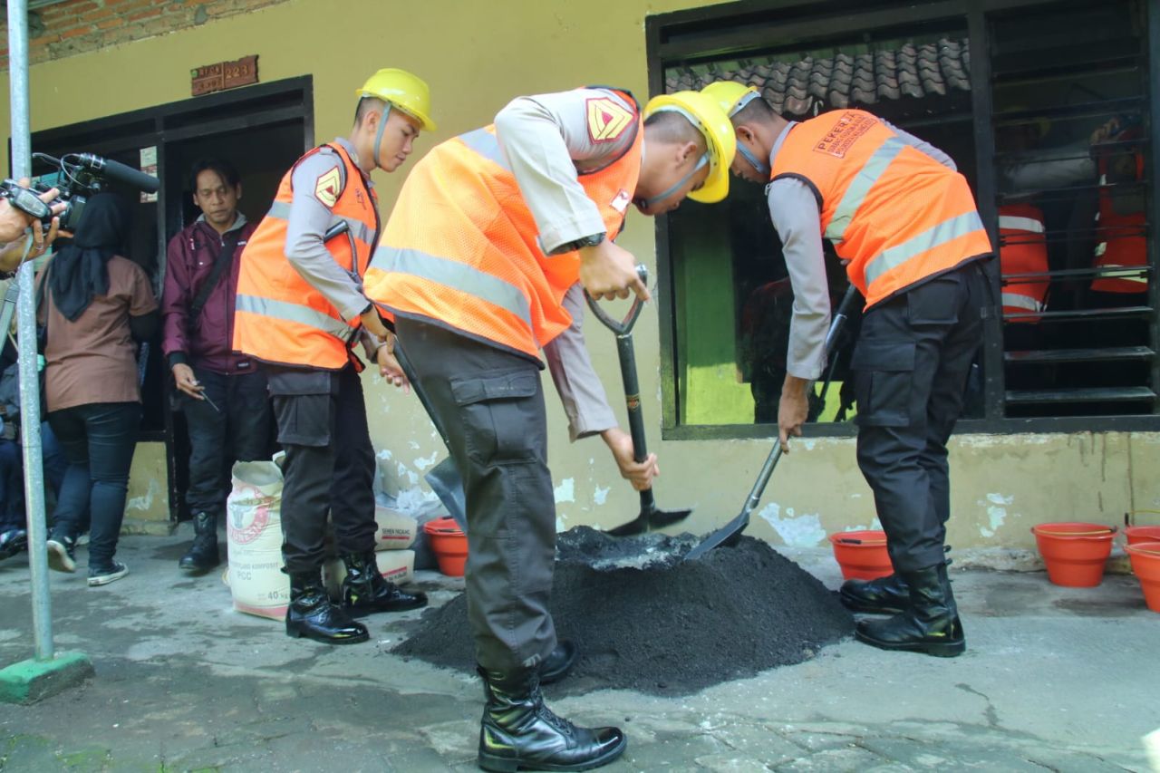Bedah rumah Polresta Malang kota