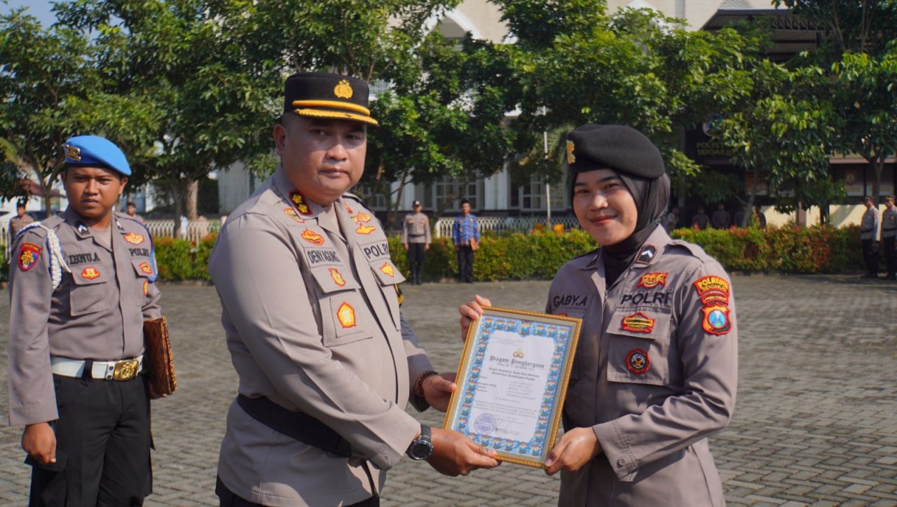 Berprestasi Internasional Bripda Gaby Dapat Penghargaan 