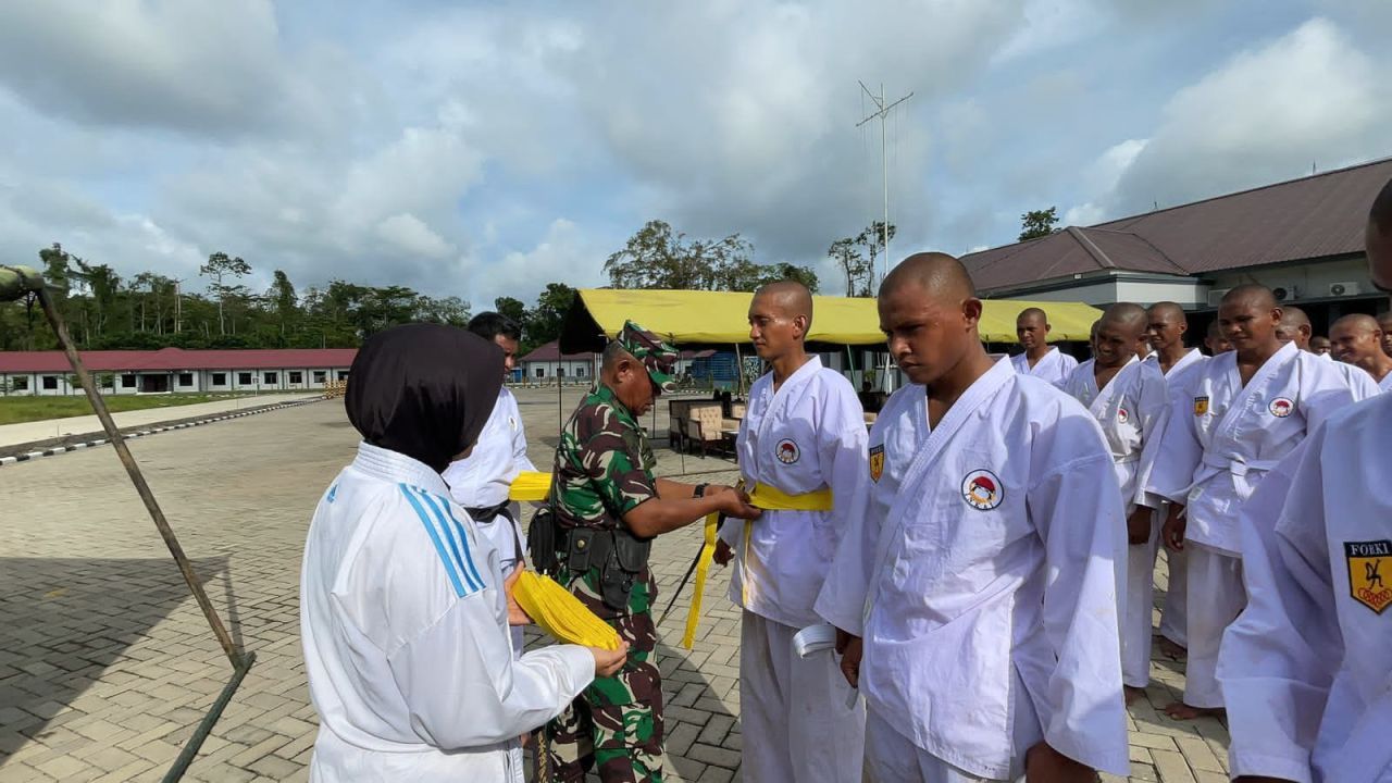 99 Siswa Satdik-3 Kodiklatal Ikuti Ujian Kenaikan Sabuk Karate