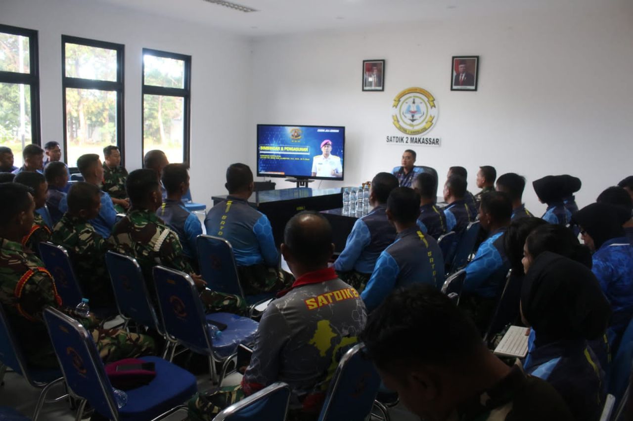 Jam Komandan, Tekankan Bimbingan dan Pengasuhan 