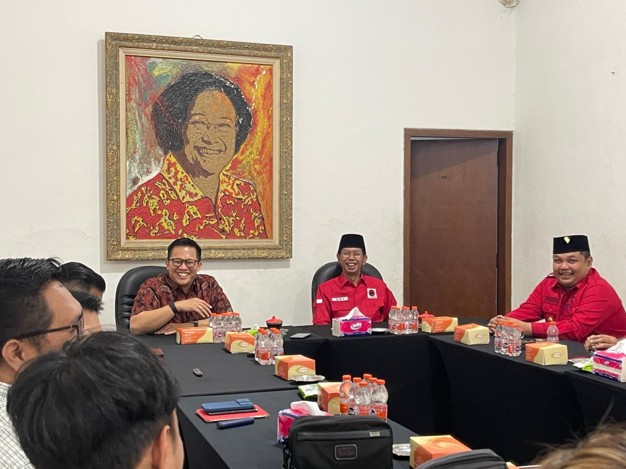 Bersama PDIP Surabaya Ketua Kadin Bahas Pengembangan Potensi Ekonomi Perkotaan