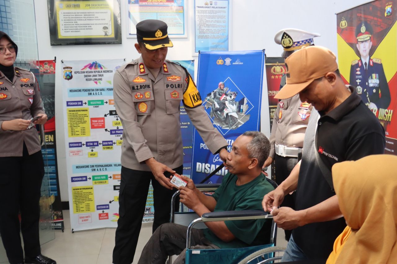 Pengendara Disabilitas Peroleh SIM D