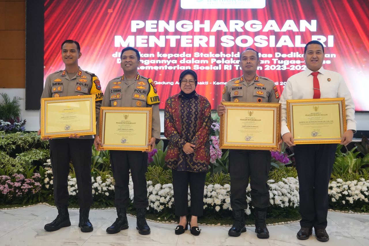 Ditreskrimsus Polda Jatim Terima Penghargaan Kemensos RI