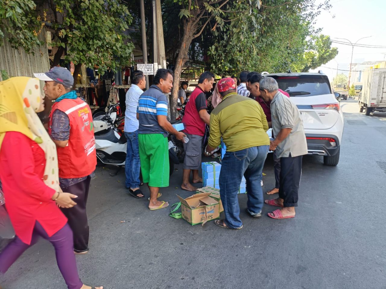 Aliansi Madura Indonesia Gelar Bakti Sosial dari Rakyat untuk Rakyat