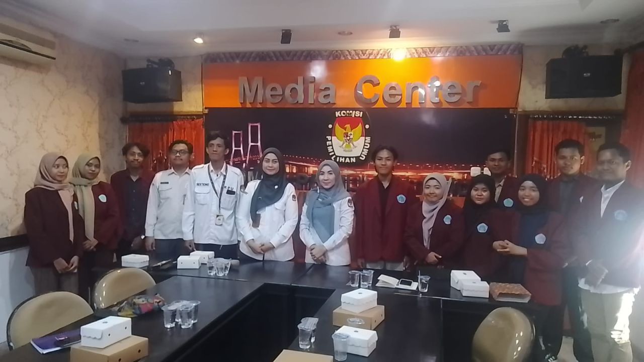 audensi BEM Unipra dengan KPU Jatim