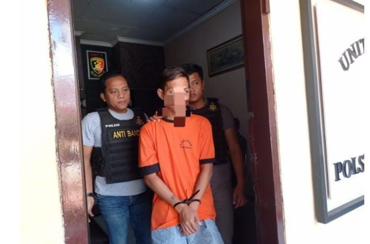 Gegara Jasa Semir Rambut Naik, Pengamen Bacok Pemilik Salon 