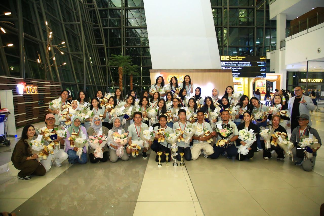 SMA Labschool Kebayoran Juara Umum International Youth Festival of Music and Arts - The Muses 2024 