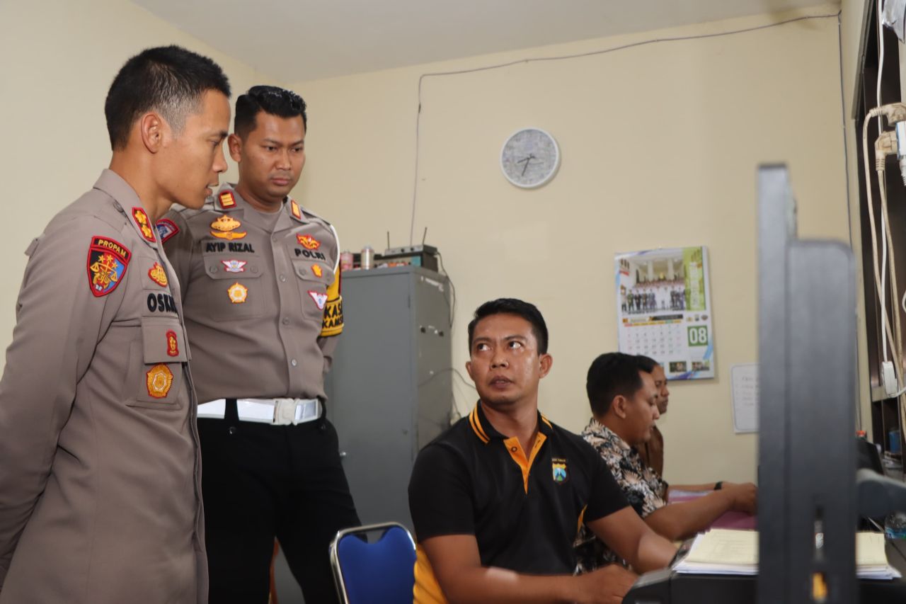 Polres Tuban tinjau pelayanan publik