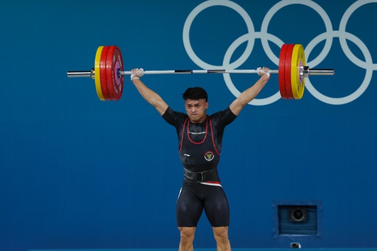 Lifter Indonesia Rizky Juniansyah Raih Emas Pertama Angkat Besi Di Olimpiade Paris 2024