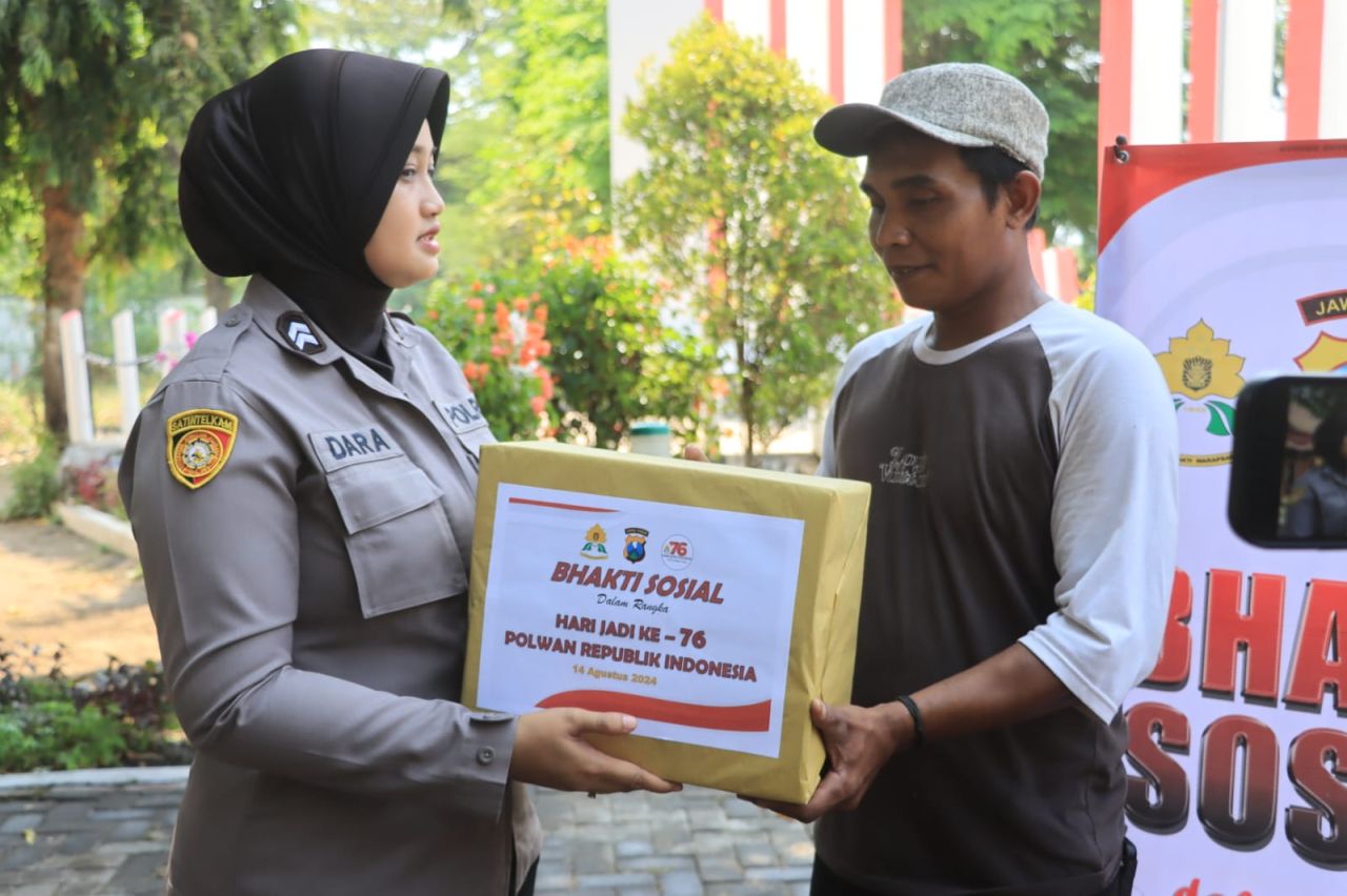 Bakti sosial Polwan Probolinggo