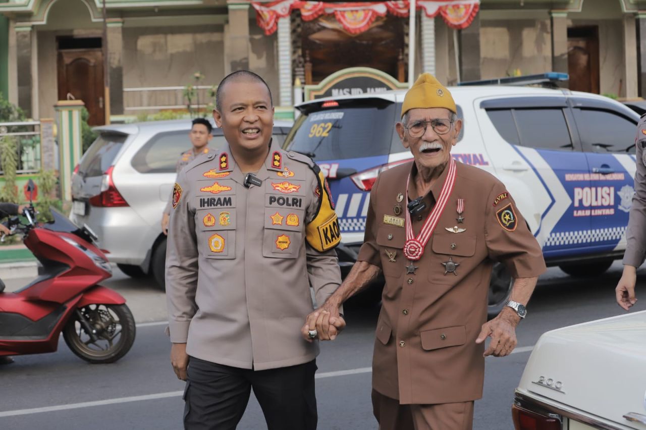 Hari Juang Polri Veteran Berusia 102 Tahun Dapat Kado Spesial